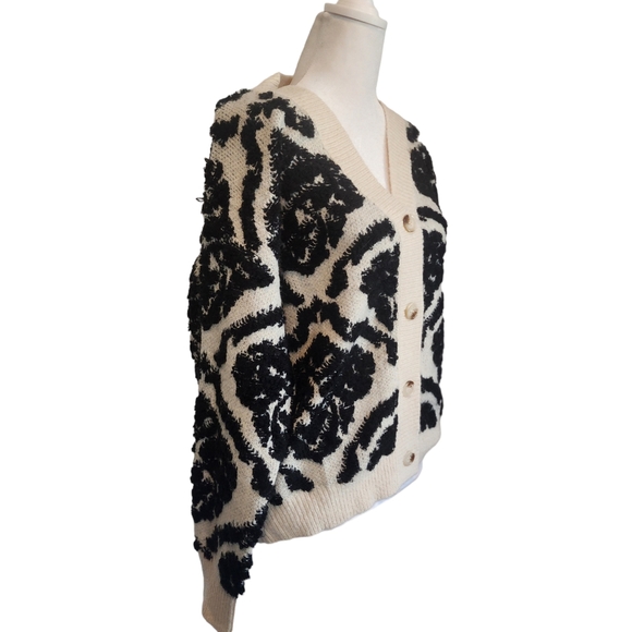 Panache Damask Tanya Oversized Textured Knit Button Cardigan - Picture 5 of 12